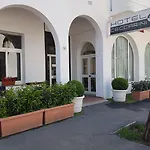 Ceccarini 9 Hotel 4*