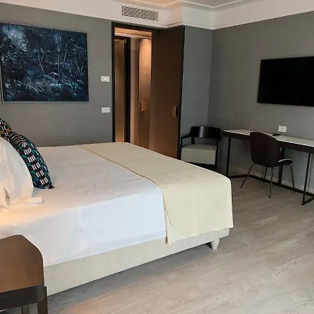 Ceccarini 9 Szálloda 4*