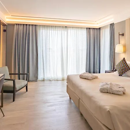 Ceccarini 9 Hotel 4*